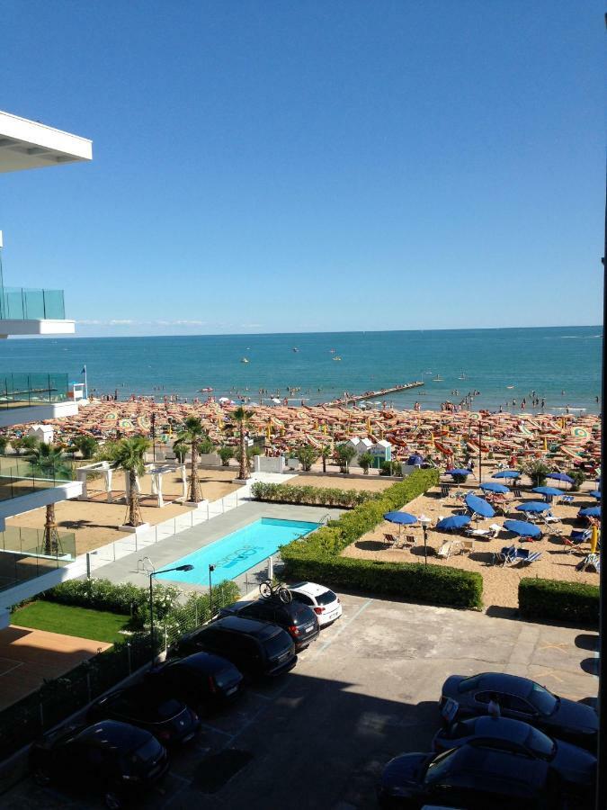 Heron Apartments Lido di Jesolo Exteriör bild